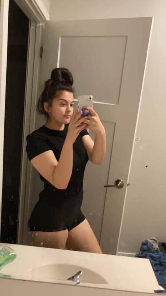 NO PAYMENT REQUIRED- SEXY SINGLE MOM FOR MEET AND FUCK AS LONG AS YOU KNOW HOW TO USE YOUR DICK 🍑🍑💦💦 🍆 - Image 2